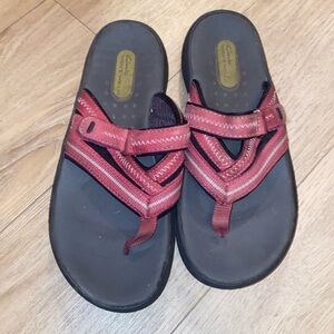 CLARKS Wave Walk Water Thong Sandals size 6